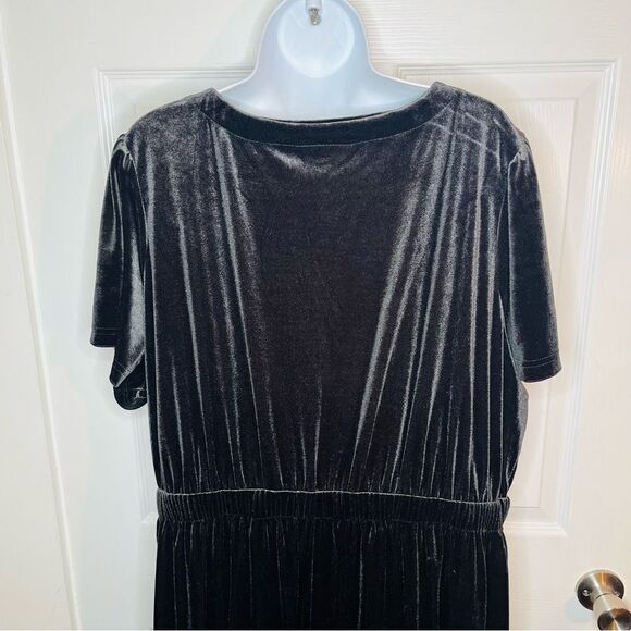 Terra & Sky Charcoal Grey Black Tiered Ruffled V-Neck Velvet Midi Dress 2X - Picture 8 of 12